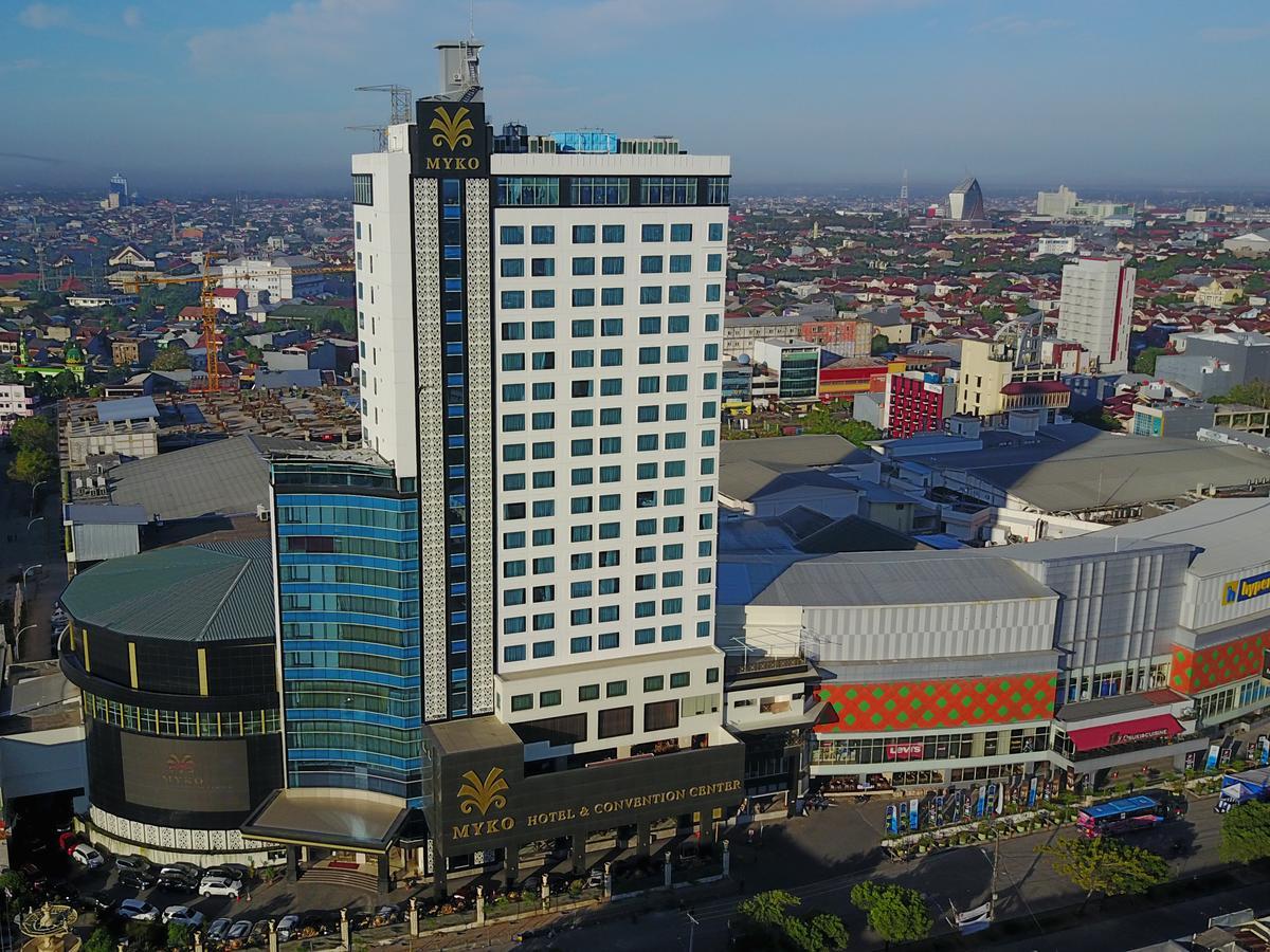 Myko Hotel & Convention Center Макасар Экстерьер фото