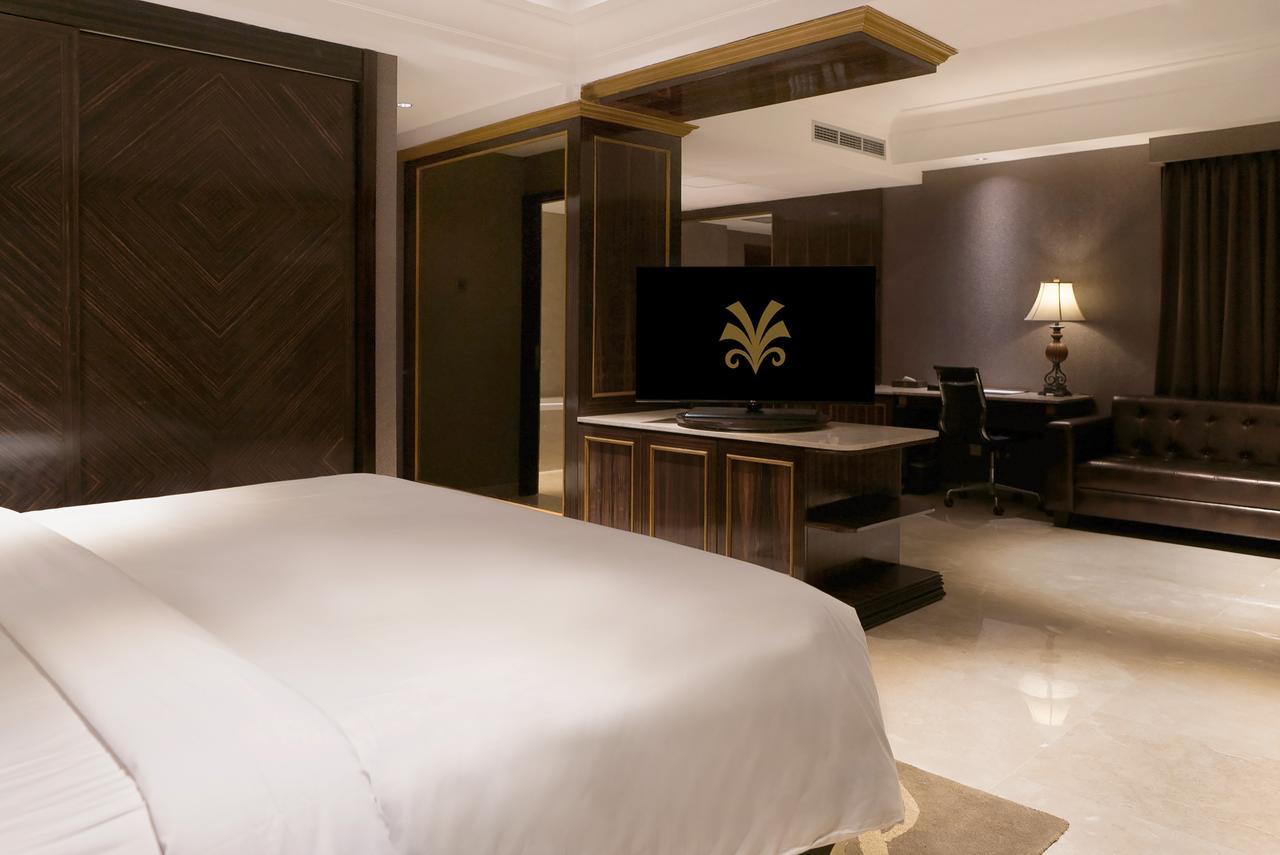 Myko Hotel & Convention Center Макасар Экстерьер фото